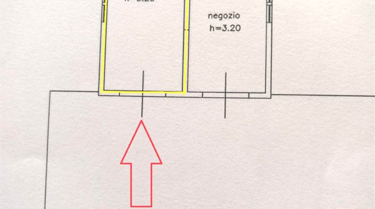 Commercial Premises / Showrooms for rent in Lucca