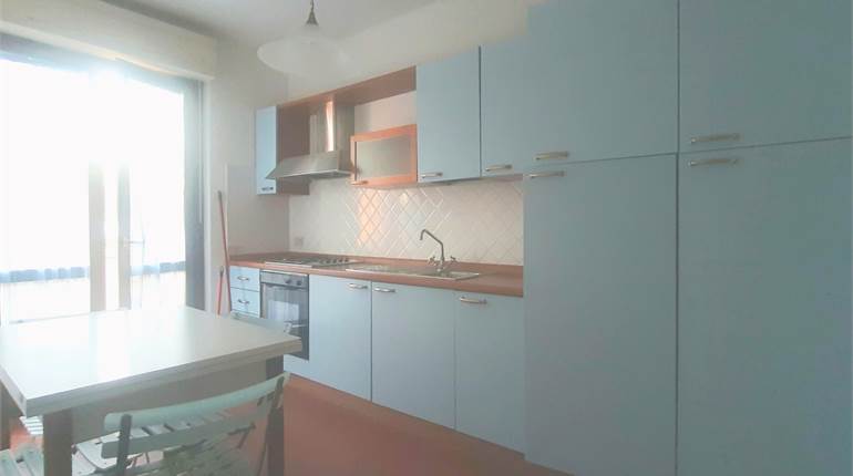 Appartamento arredato con 2 camere e 3 terrazzi!