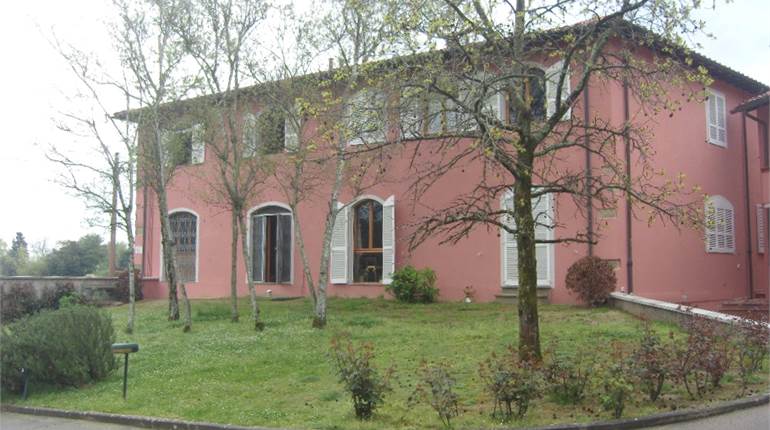 Terraced house for rent in Lucca
