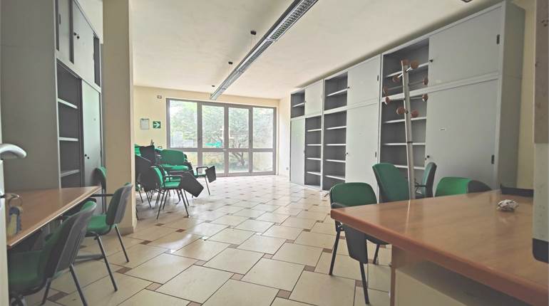 Moderno immobile 135 mq. uso ufficio piano terra