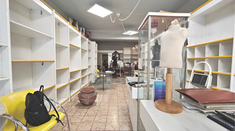 Commercial Premises / Showrooms for sale in Lucca