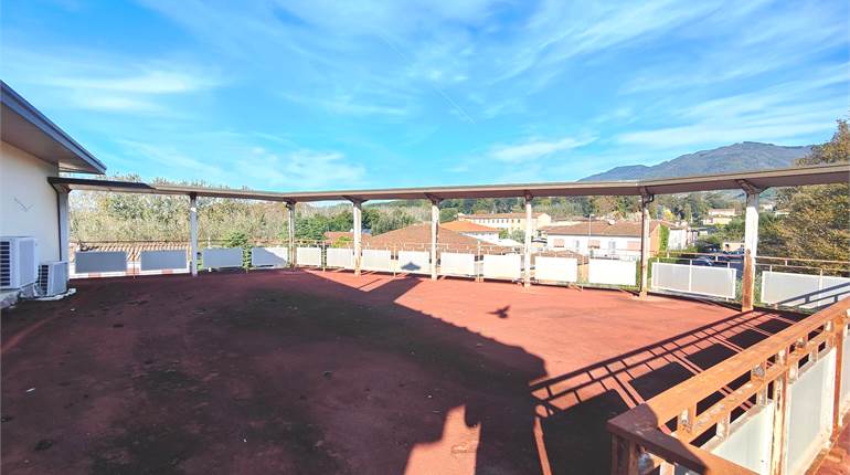 Building of 2 apartments with panoramic terraces