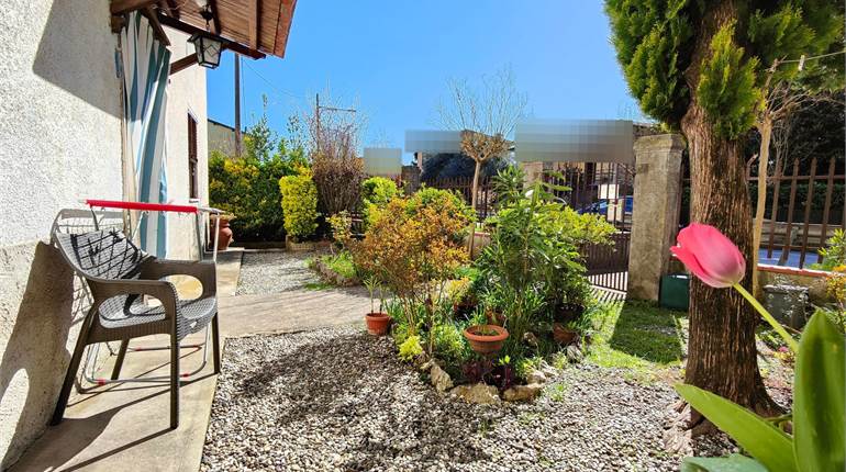 Terraced house 150 sqm,garden,courtyard and garage