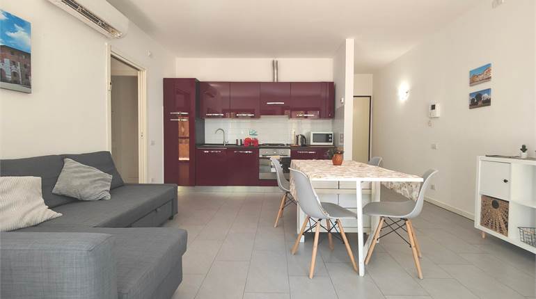 Elegant modern apartment in the historic center with garage