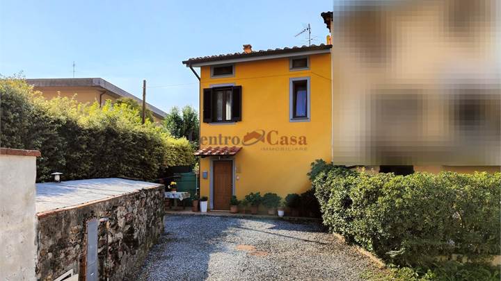 Zona Sant’Anna: Terratetto finale di corte ristrutturato