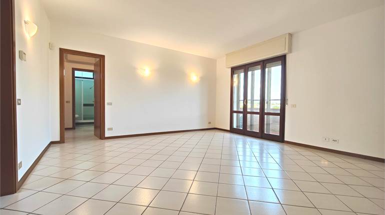 Pontetetto: Appartamento luminoso, 2 camere, con garage!