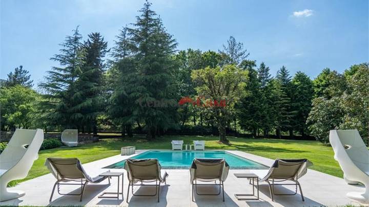 Elegante dèpendance di villa d’epoca con piscina