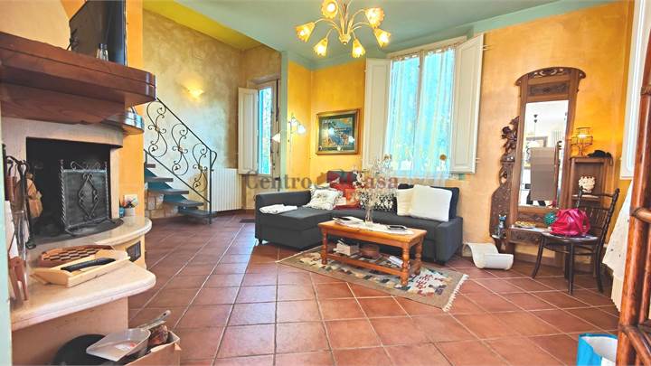 Free single house on four sides with private garden