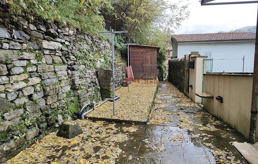 Resede a comune a due immobili