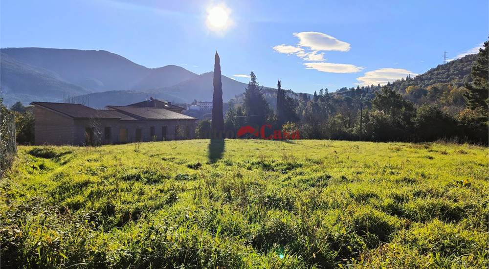 Esterno con terreno privato