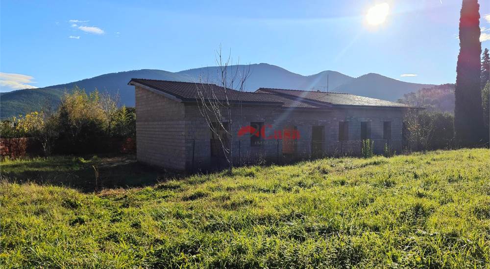 Esterno con terreno privato