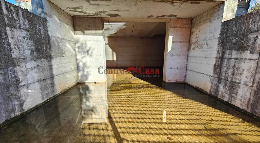 Accesso locali uso garage