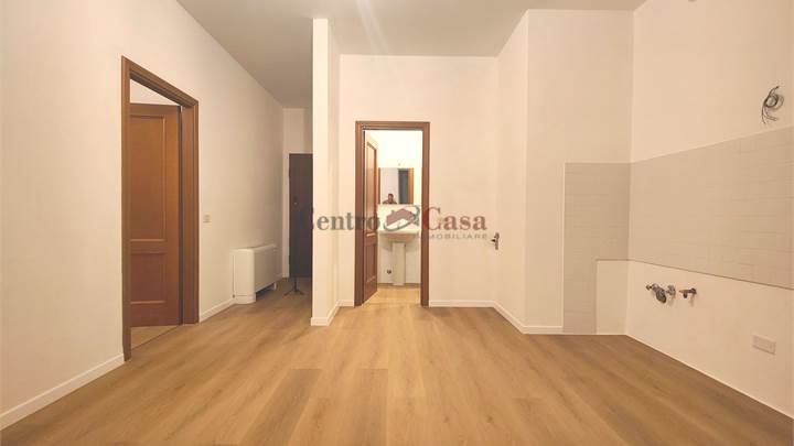 Bilocale ristrutturato ultimo piano, pronto da abitare, luminosissimo, parcheggio