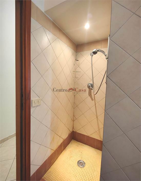 Bagno con doccia