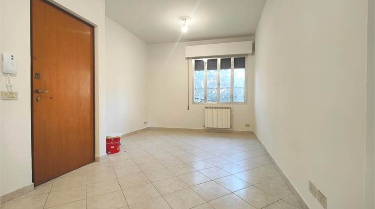 **Stadium Area: Spacious Unfurnished Apartment with 3 Bedrooms and Two Bathrooms**