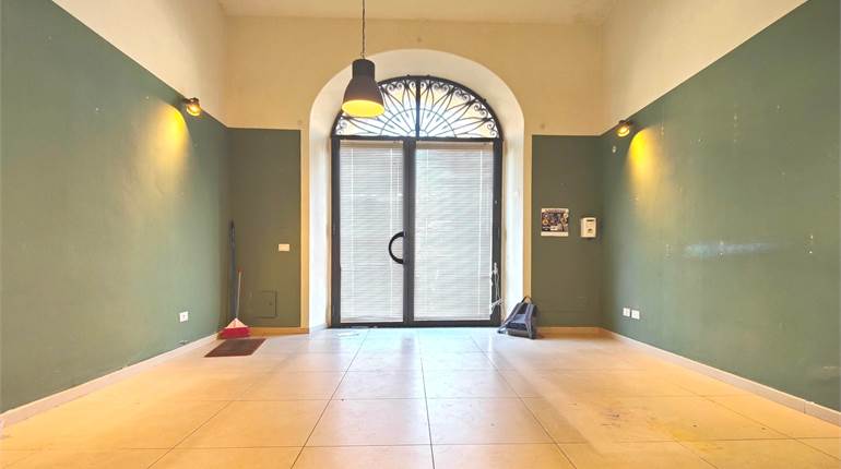 Artisan/Commercial Unit 55 sqm, excellent visibility, flue installation possible