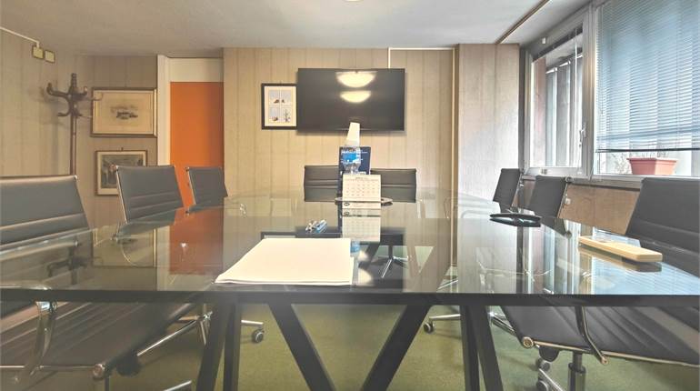 Ufficio arredato 60 mq con sala riunioni, vicino Porta Santa Maria