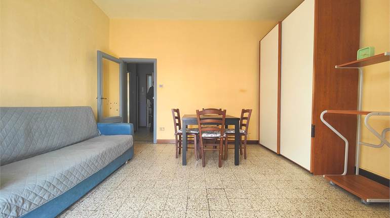 Luminoso appartamento con terrazzo panoramico e ampia cantina